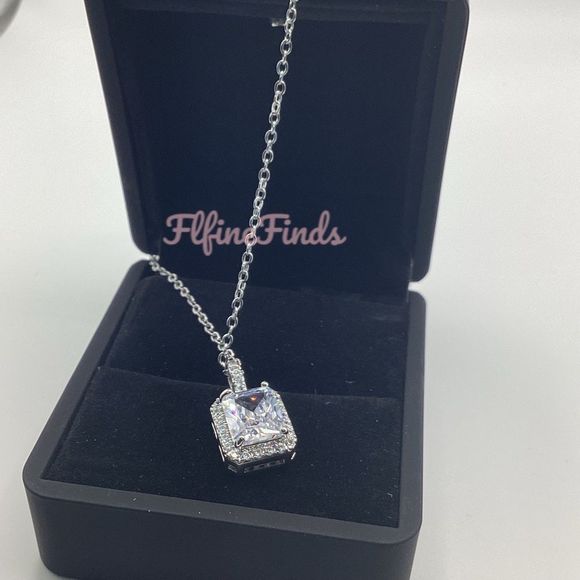💎1.5 TWC Radiant Cut  CZ Diamond Pendant necklace💎 - Picture 12 of 16